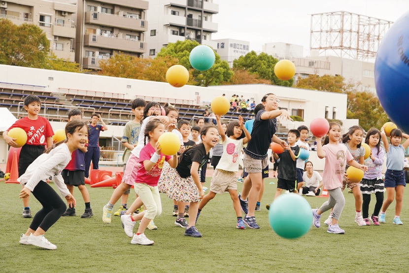 遊び が育む子どもの能力 最先端のボール遊び バルシューレ City Life News