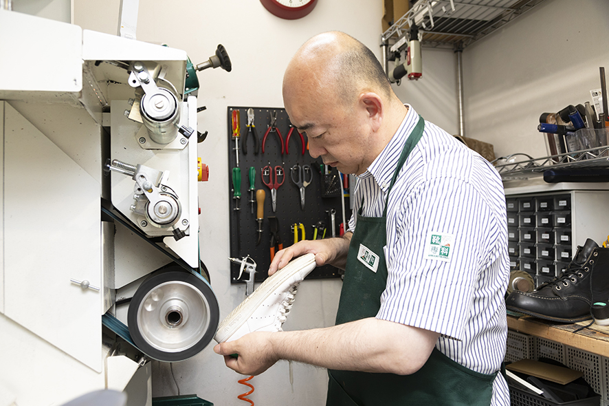 靴専科高槻店の想いを込めた修理 クリーニングで永く大切に City Life News