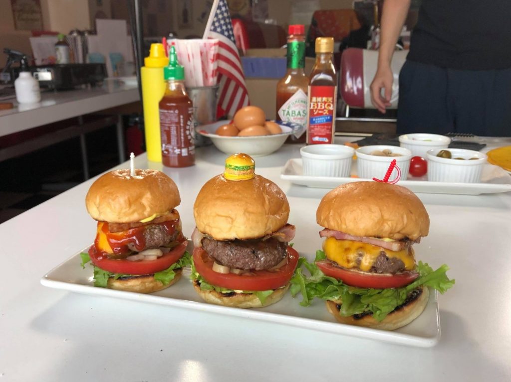  Diner ハンバーガー　ボックスとステッカー付き 新店】高槻に「ハンバーガーの研究所」ができたってさ | City Life NEWS