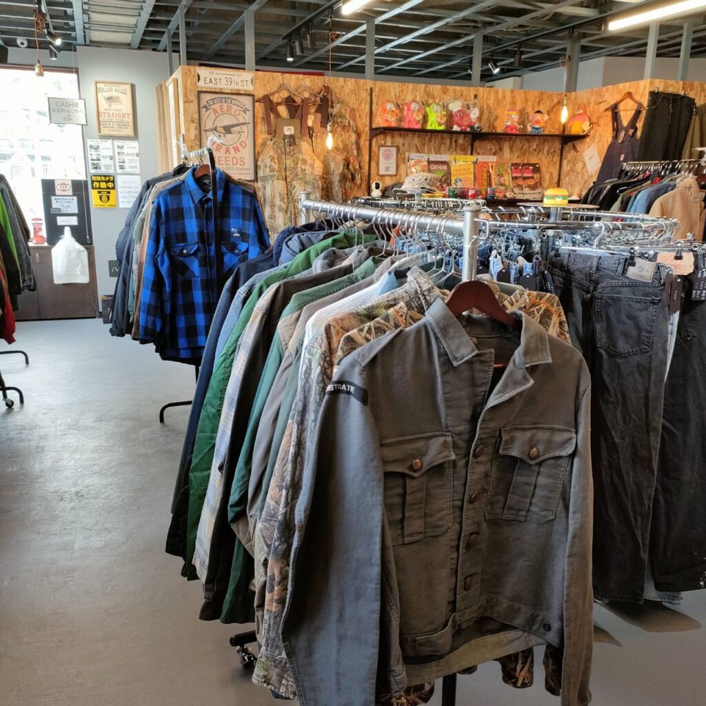 専用　大きめの古着屋さん 箕面市‐ 「GelneeSTORE無人風古着屋」がOPENしたので行ってきました