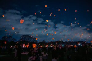 -高槻市-夏の夜空に打ち上がる「安満遺跡公園サンクスランタン」開催